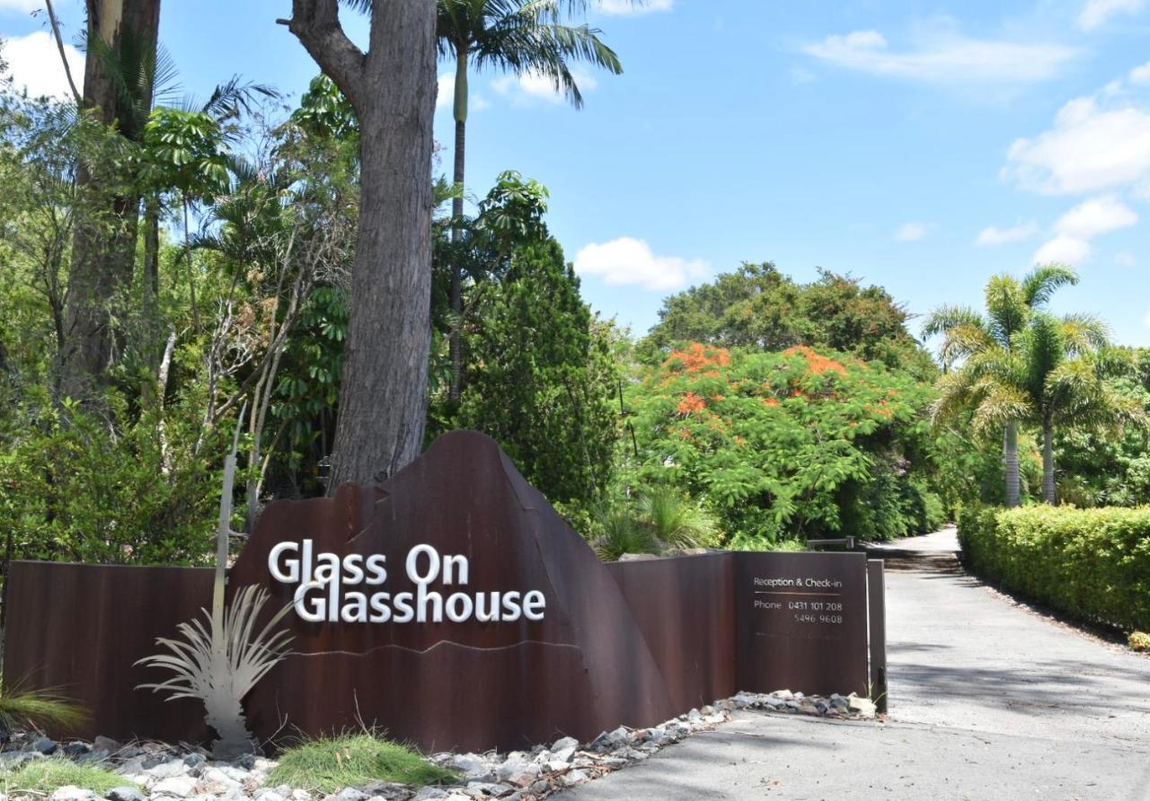 Glas auf Glashaus Glass House Mountains Exterior foto