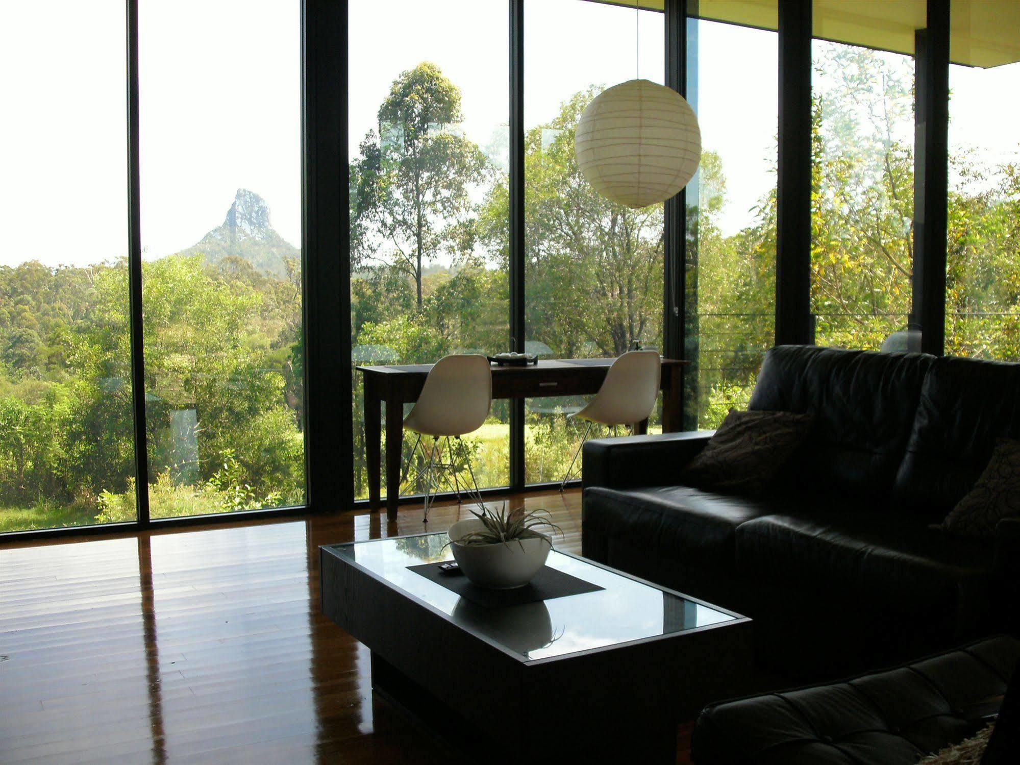 Glas auf Glashaus Glass House Mountains Exterior foto