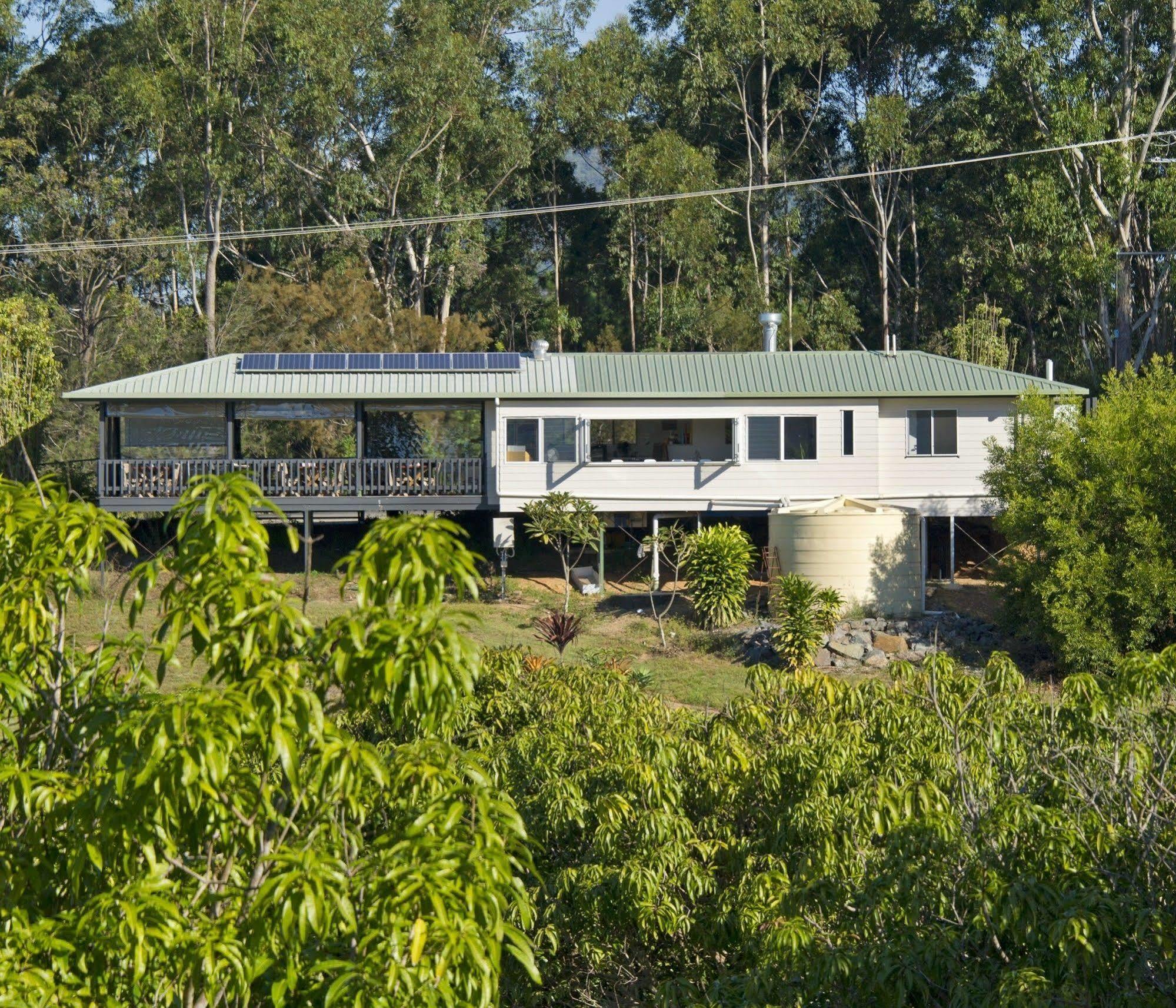 Glas auf Glashaus Glass House Mountains Exterior foto