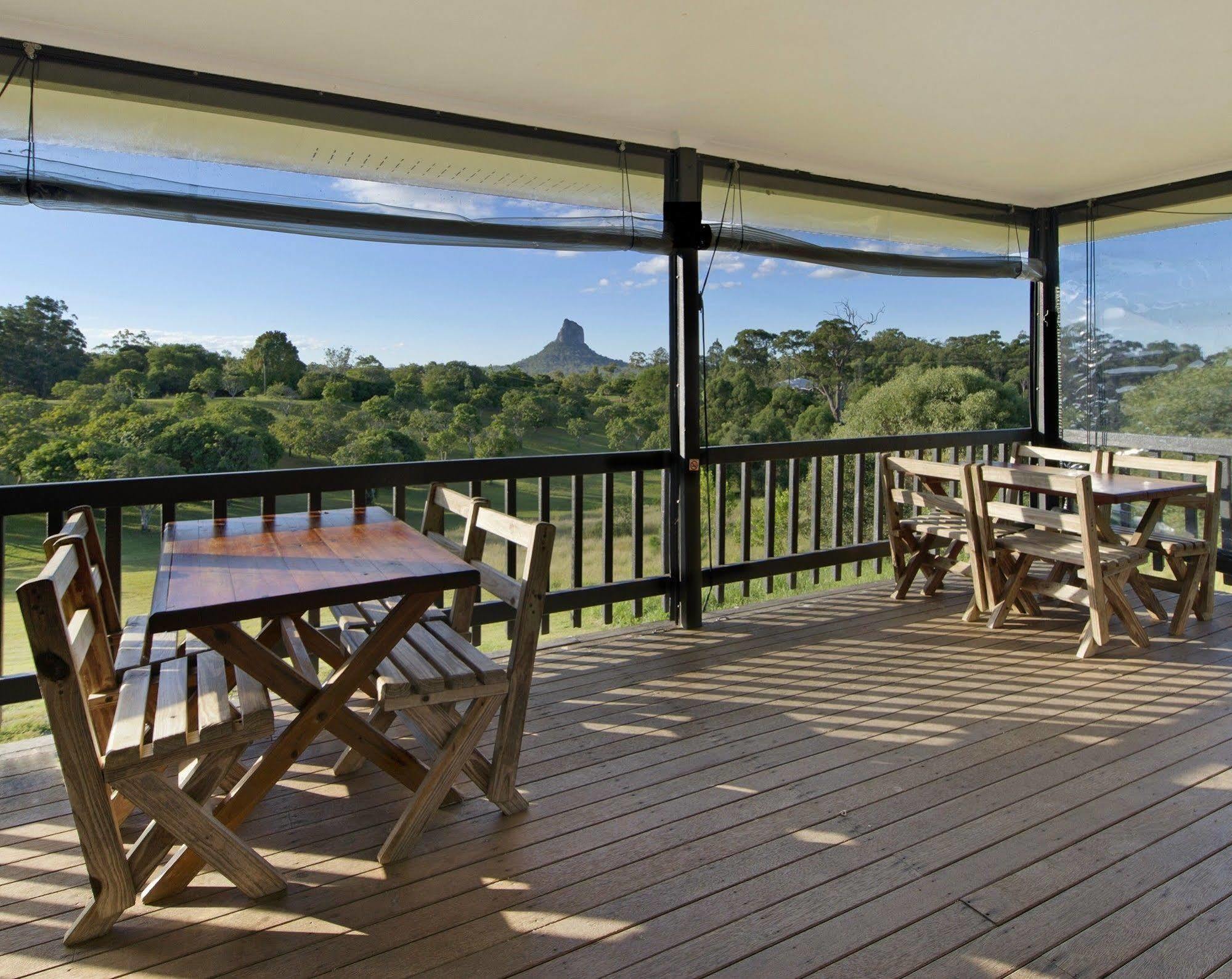 Glas auf Glashaus Glass House Mountains Exterior foto